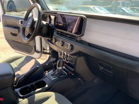 Used 2024 Jeep Wrangler Unlimited Sport AWD/4WD image 19