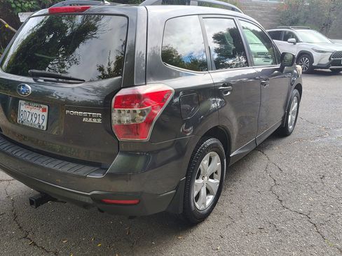 Used 2014 Subaru Forester 2.5i Premium w/ All-Weather Package image 17