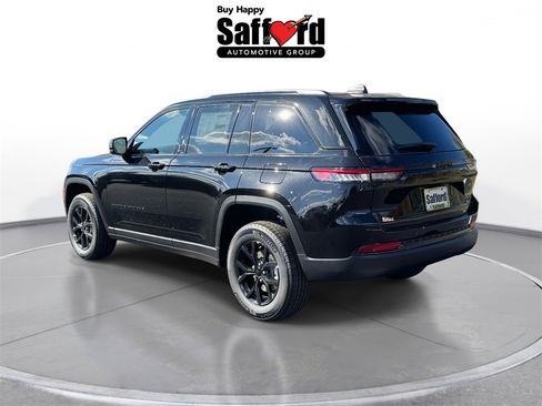 New 2025 Jeep Grand Cherokee Altitude image 5