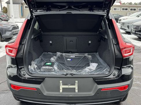 New 2026 Volvo XC40 B5 Ultra w/ Protection Package Premier AWD/4WD image 15