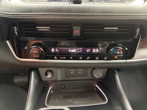 Used 2024 Nissan Rogue Platinum FWD image 32