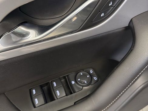 Certified 2025 Chevrolet Blazer LT w/ Midnight/Sport Edition image 12