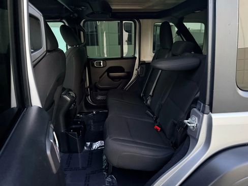 Used 2019 Jeep Wrangler Unlimited Sport S image 12