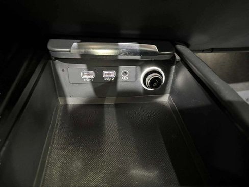 Used 2017 Audi R8 V10 w/ Carbon Exterior Package image 32