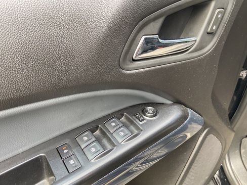 Used 2019 Chevrolet Colorado Z71 w/ Z71 Midnight Edition image 11