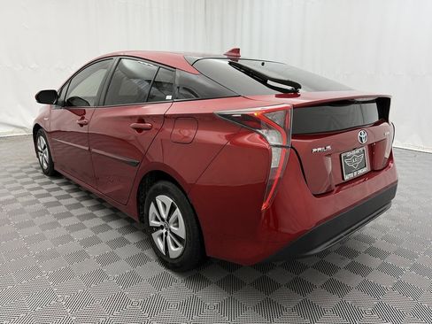 Used 2017 Toyota Prius Two image 2