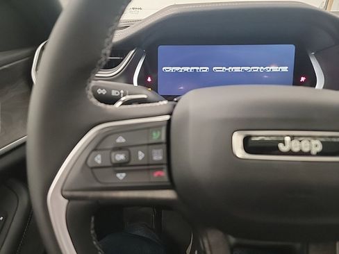 New 2025 Jeep Grand Cherokee L Limited w/ Luxury Tech Group II image 15