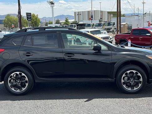 Used 2023 Subaru Crosstrek 2.0i AWD/4WD image 4