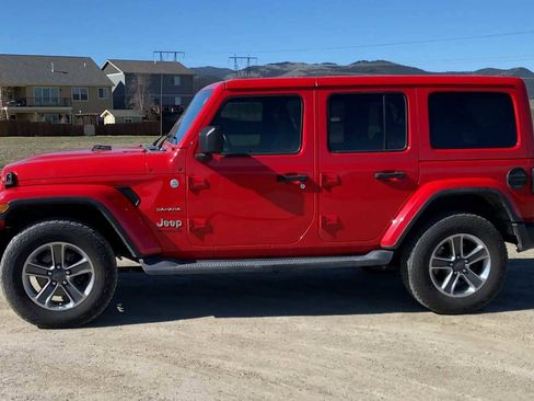 Certified 2019 Jeep Wrangler Unlimited Sahara AWD/4WD image 5