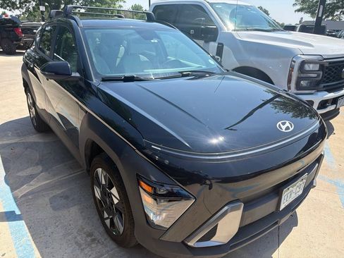 Used 2024 Hyundai Kona SEL w/ Convenience Package AWD/4WD image 2