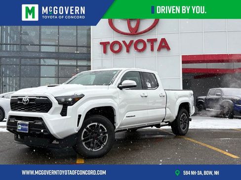 New 2025 Toyota Tacoma TRD Sport image 1