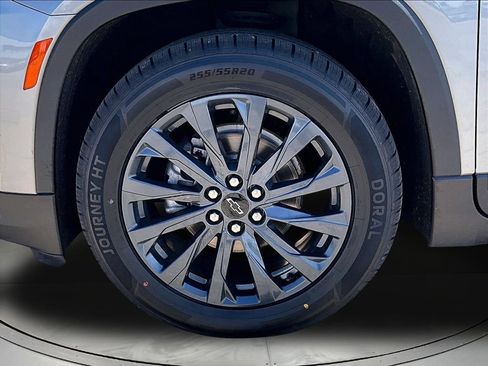 Used 2023 Chevrolet Traverse RS AWD/4WD image 36
