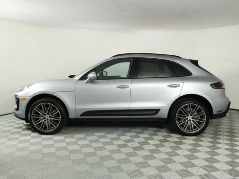 Certified 2026 Porsche Macan AWD/4WD image 2