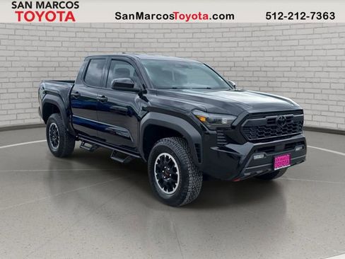 Used 2025 Toyota Tacoma TRD Off-Road image 3