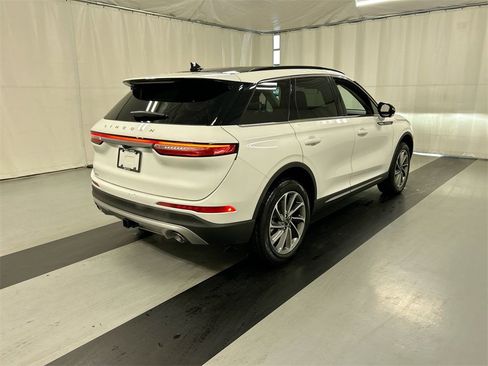 Used 2025 Lincoln Corsair AWD w/ Equipment Group 101A image 2