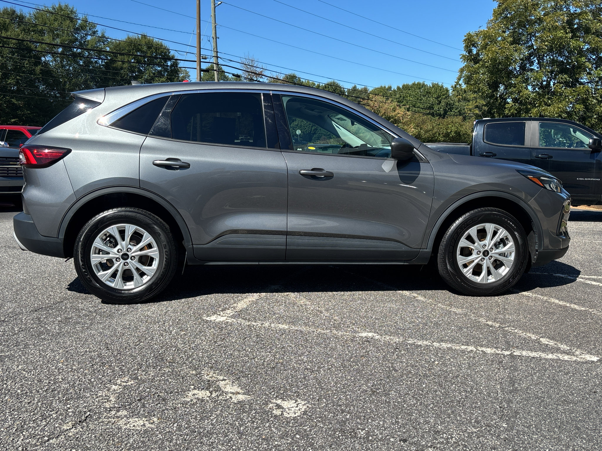 Used 2024 Ford Escape Active AWD/4WD image 3