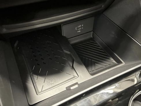 New 2026 Chrysler Pacifica Limited w/ S Appearance Package image 24