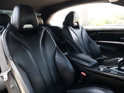 Used 2016 BMW M4 Convertible RWD image 19