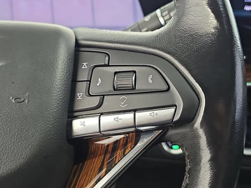 Used 2021 Cadillac Escalade ESV Luxury AWD/4WD image 17
