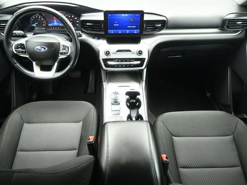 Certified 2022 Ford Explorer XLT RWD image 19