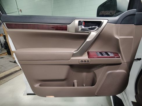 Used 2016 Lexus GX 460 w/ Premium Package AWD/4WD image 21