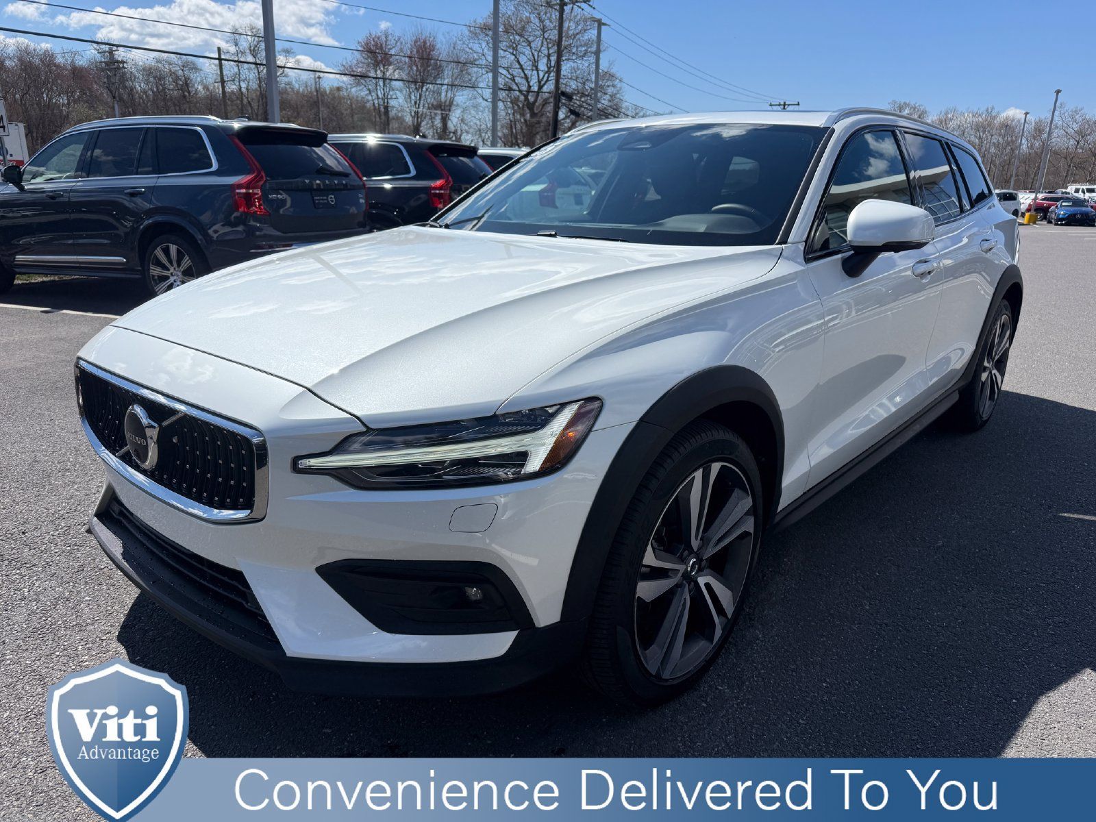 Certified 2025 Volvo V60 B5 Cross Country Plus AWD/4WD image 4