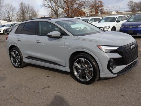 Used 2024 Audi Q4 e-tron Premium w/ Convenience Package image 3