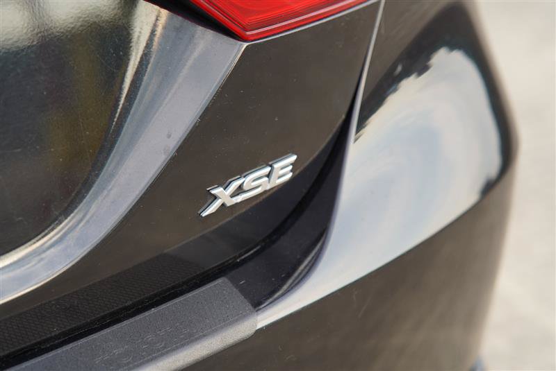 Used 2019 Toyota Camry XSE w/ Navigation Package FWD image 37