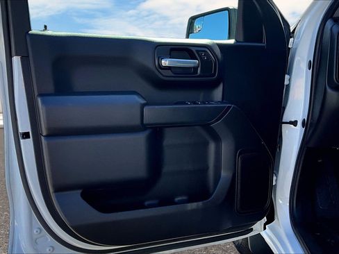 Used 2023 Chevrolet Silverado 1500 Custom AWD/4WD image 13