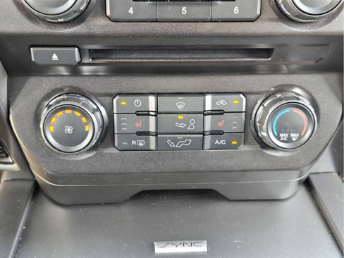 Used 2018 Ford F150 XLT w/ Equipment Group 302A Luxury AWD/4WD image 18