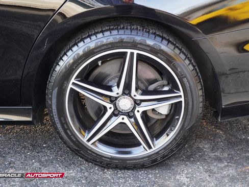 Used 2017 Mercedes-Benz E 400 4MATIC Wagon image 11