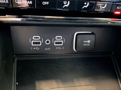 Used 2023 Jeep Grand Cherokee L Altitude AWD/4WD image 34