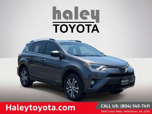 Used 2017 Toyota RAV4 LE AWD/4WD image 1