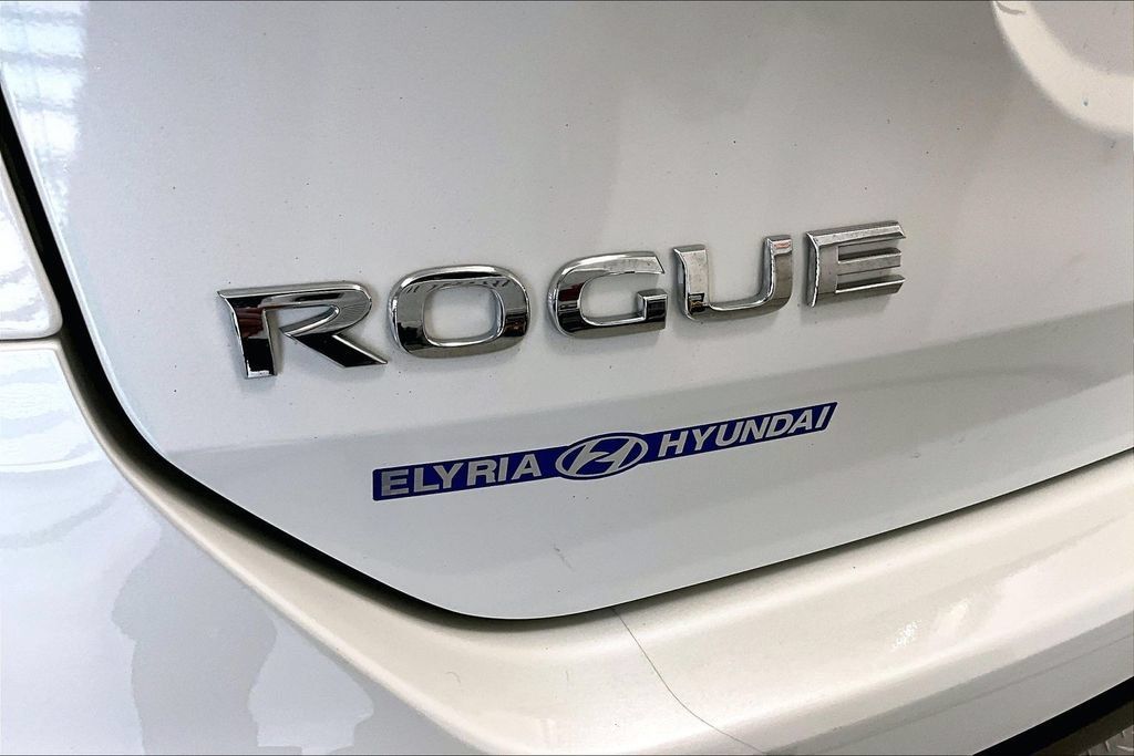 Used 2015 Nissan Rogue SV AWD/4WD image 30