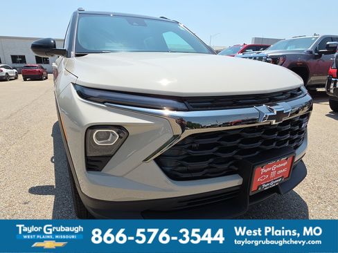 New 2026 Chevrolet TrailBlazer RS w/ Convenience Package FWD image 11