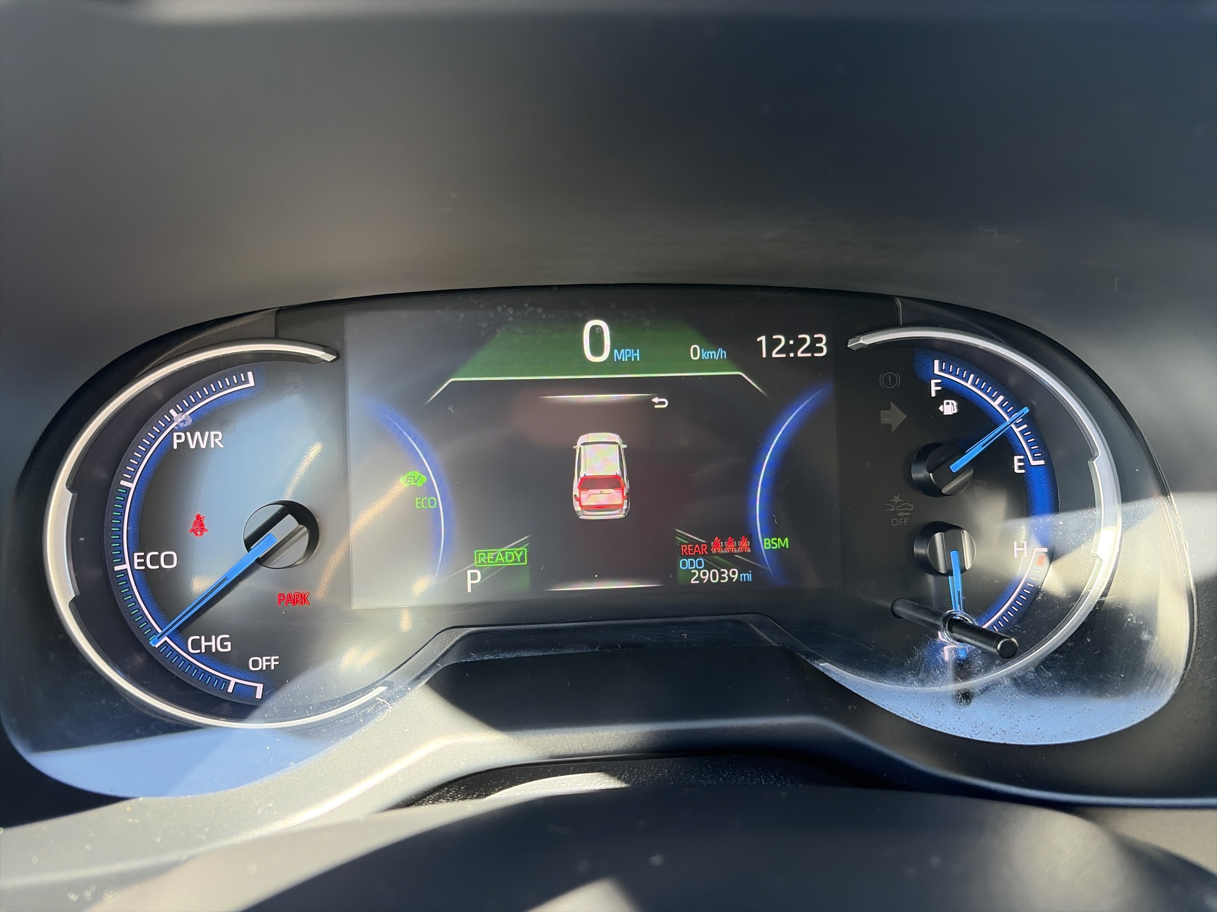 Used 2025 Toyota RAV4 XLE AWD/4WD image 22