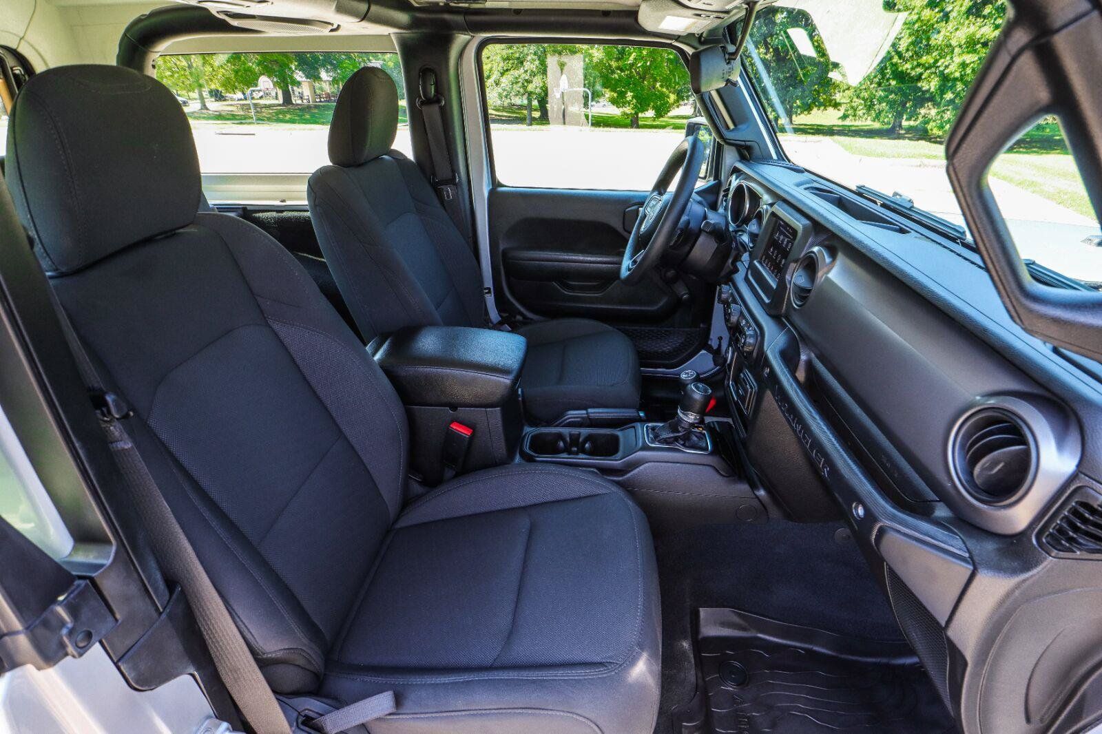 Used 2023 Jeep Wrangler Sport AWD/4WD image 39