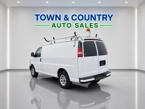 Used 2013 Chevrolet Express 1500 RWD image 3