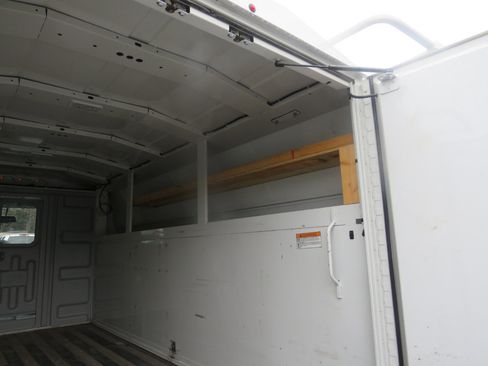 Used 2023 Ford E-350 and Econoline 350 Super Duty w/ Power Windows & Locks Group image 31