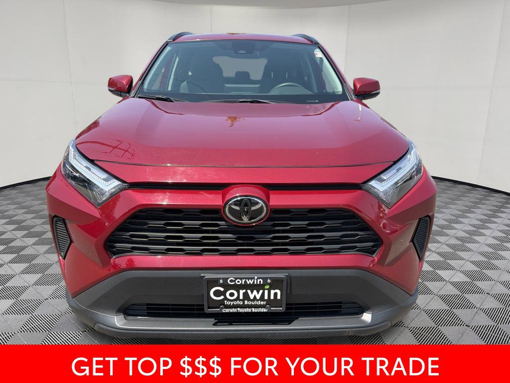 Used 2025 Toyota RAV4 XLE AWD/4WD image 2
