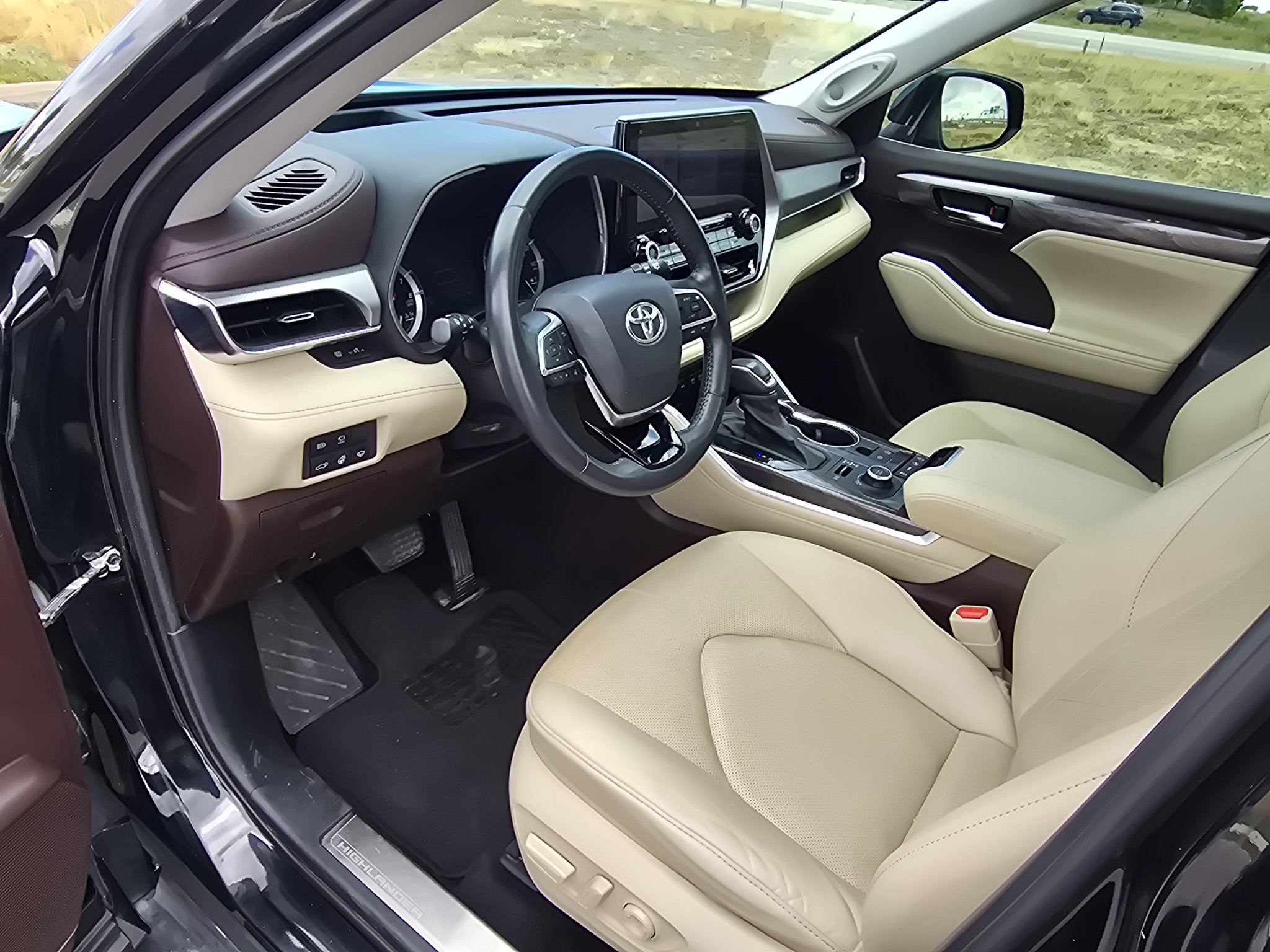 Used 2021 Toyota Highlander Platinum AWD/4WD image 25
