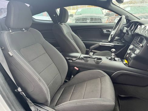 Used 2015 Ford Mustang Coupe image 15