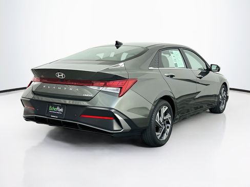 Used 2024 Hyundai Elantra Limited FWD image 9