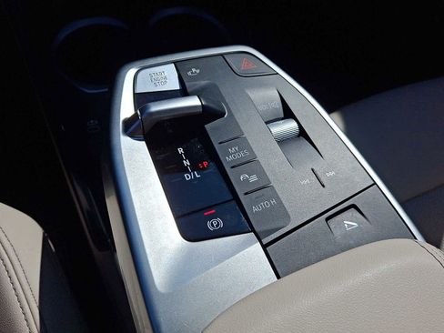 Used 2025 BMW X1 xDrive28i w/ Technology Package image 16