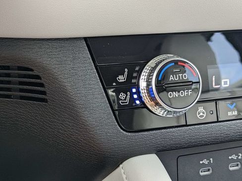 New 2026 Mitsubishi Outlander SEL FWD image 30