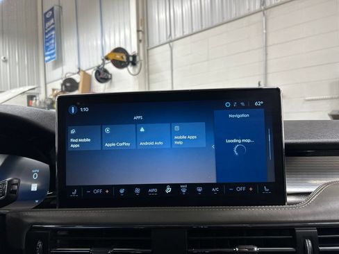 Certified 2025 Lincoln Corsair AWD w/ Equipment Group 101A image 22