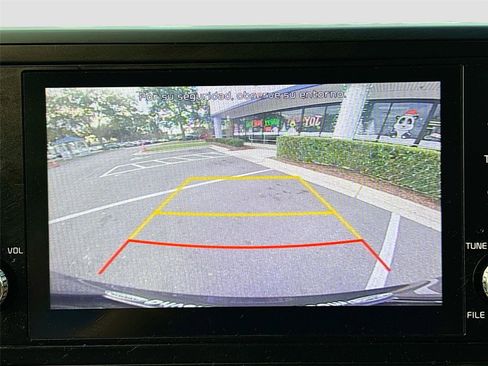 Used 2022 Kia Carnival LX image 14