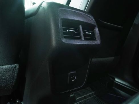 Used 2023 Chevrolet Equinox RS w/ LPO, Floor Liner Package FWD image 17