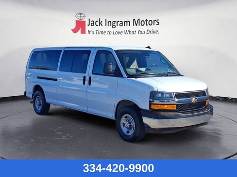 Used 2024 Chevrolet Express 3500 LT w/ LT Preferred Equipment Group image 7