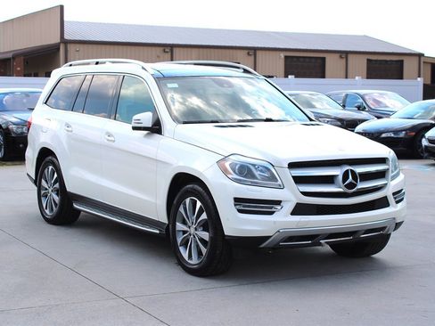 Used 2014 Mercedes-Benz GL 450 4MATIC w/ Appearance Package image 9